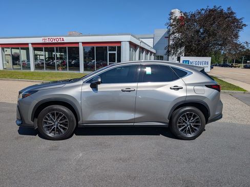 Used 2024 Lexus NX 250 FWD image 2