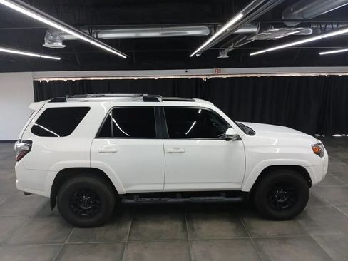 Used 2021 Toyota 4Runner SR5 Premium w/ Moonroof Package RWD image 44