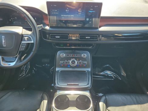 Used 2021 Lincoln Nautilus Reserve image 13