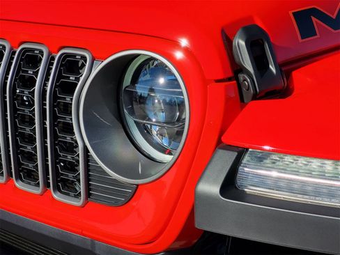 New 2025 Jeep Gladiator Mojave image 5