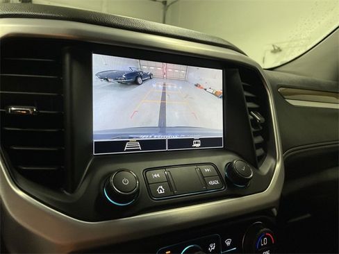 Certified 2023 GMC Acadia SLE w/ Driver Convenience Package image 25