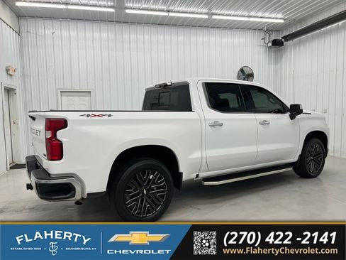 Used 2022 Chevrolet Silverado 1500 LTZ w/ Technology Package AWD/4WD image 2
