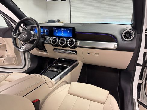 Used 2025 Mercedes-Benz GLB 250 image 29