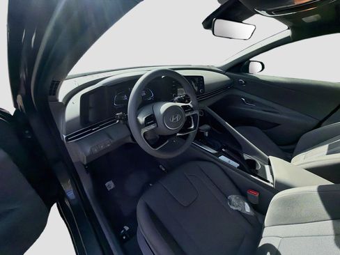 New 2026 Hyundai Elantra SE FWD image 7