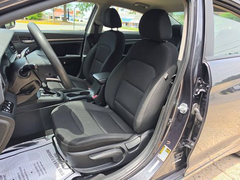 Used 2020 Hyundai Elantra SEL w/ Cargo Package (C1) FWD image 9
