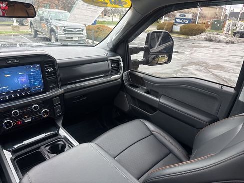 Used 2025 Ford F350 Lariat w/ FX4 Off-Road Package image 19