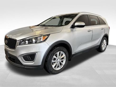 Used 2017 Kia Sorento LX image 29