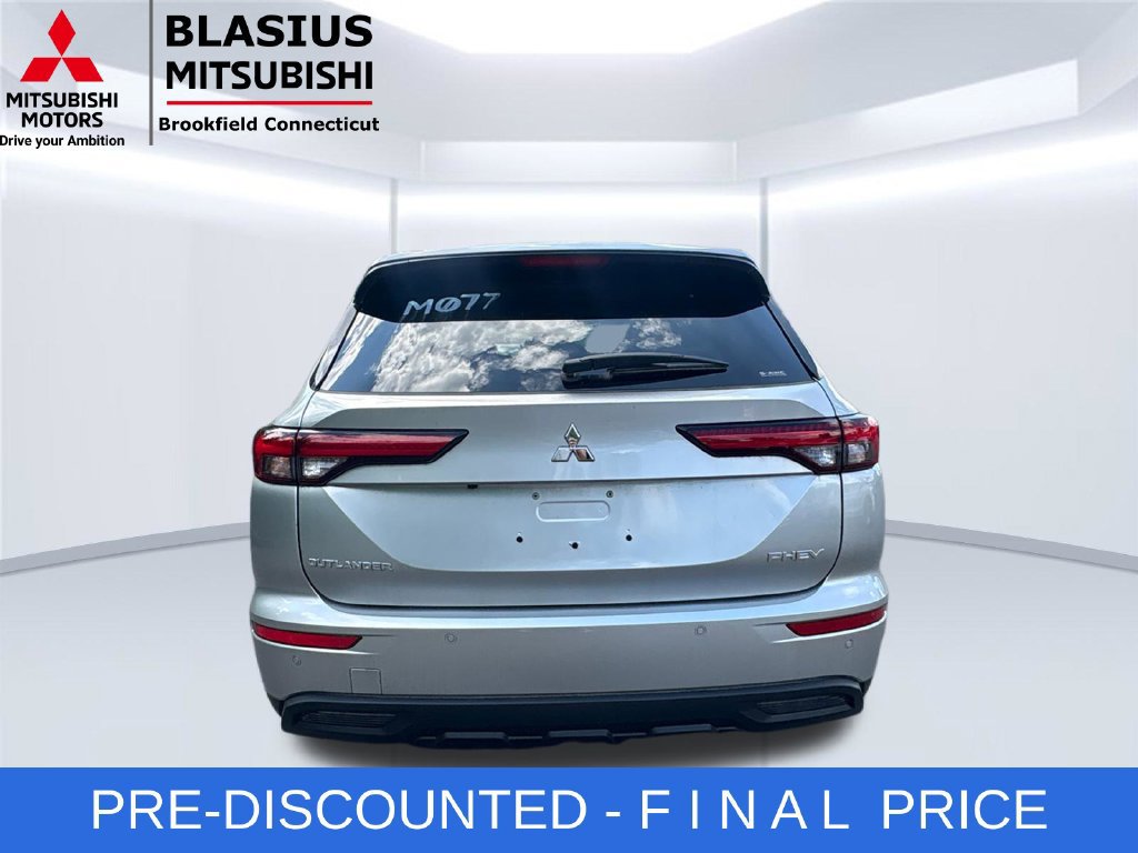 Used 2025 Mitsubishi Outlander ES AWD/4WD image 10