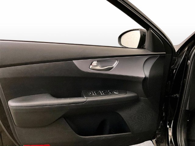 Used 2022 Kia Forte LXS FWD image 22