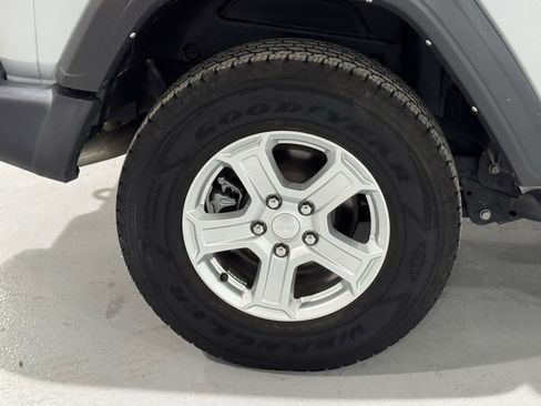 Used 2022 Jeep Wrangler Sport S image 35