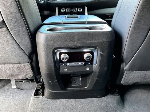 Used 2023 GMC Yukon Denali image 16