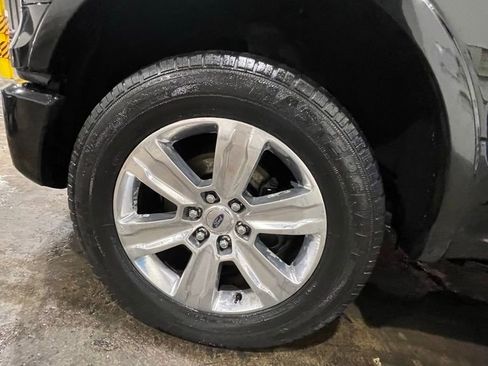 Used 2015 Ford F150 Platinum w/ Equipment Group 701A Luxury image 27