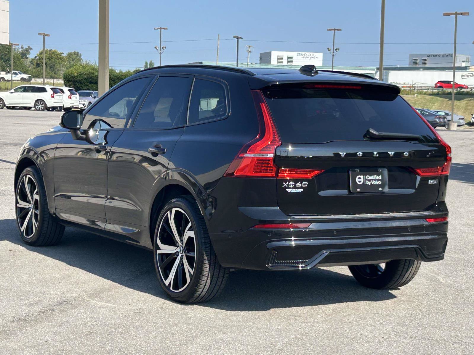 Certified 2024 Volvo XC60 B5 Ultimate w/ Protection Package Premier AWD/4WD image 5