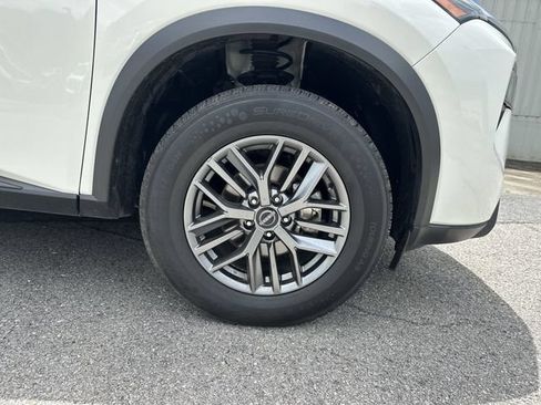 Used 2024 Nissan Rogue S AWD/4WD image 20