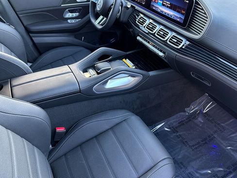 New 2025 Mercedes-Benz GLS 580 4MATIC image 18