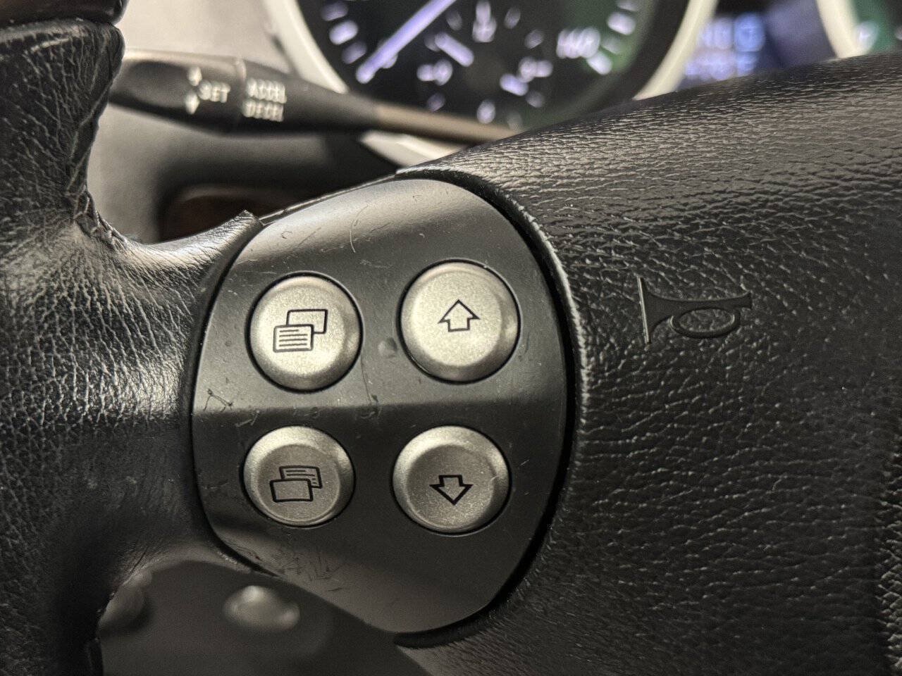Used 2005 Mercedes-Benz SLK 350 image 18