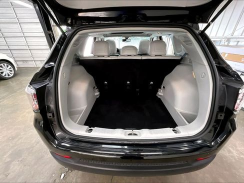 Used 2019 Jeep Compass Latitude w/ Popular Equipment Group image 30