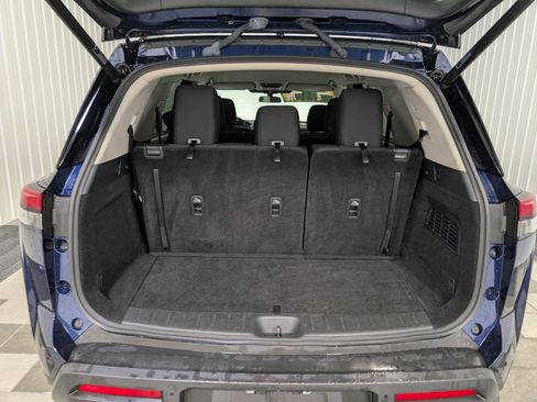Used 2025 Nissan Pathfinder SV image 25