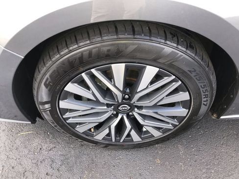Used 2024 Nissan Altima 2.5 SV FWD image 10