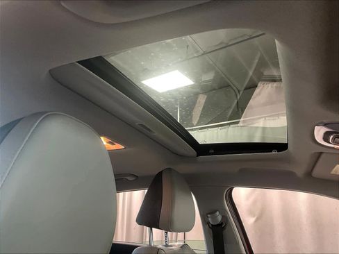 Used 2025 Hyundai Elantra Limited image 41