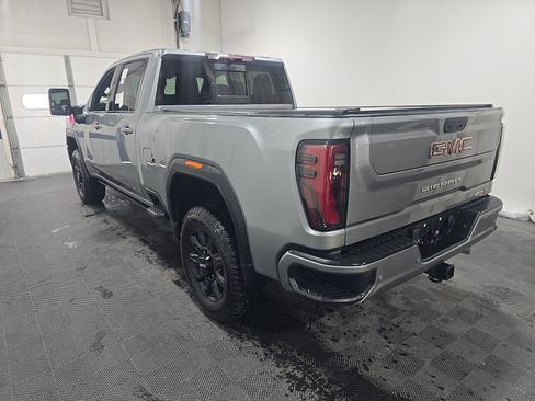 Used 2024 GMC Sierra 2500 AT4 w/ AT4 Preferred Package AWD/4WD image 16
