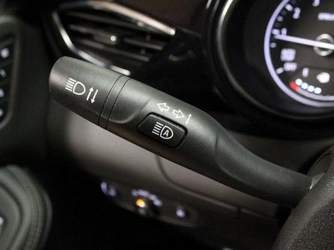 Used 2023 Buick Encore GX Essence w/ Experience Buick Package FWD image 23