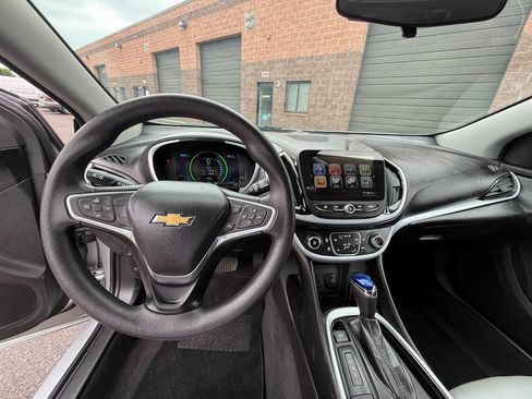 Used 2018 Chevrolet Volt LT FWD image 10