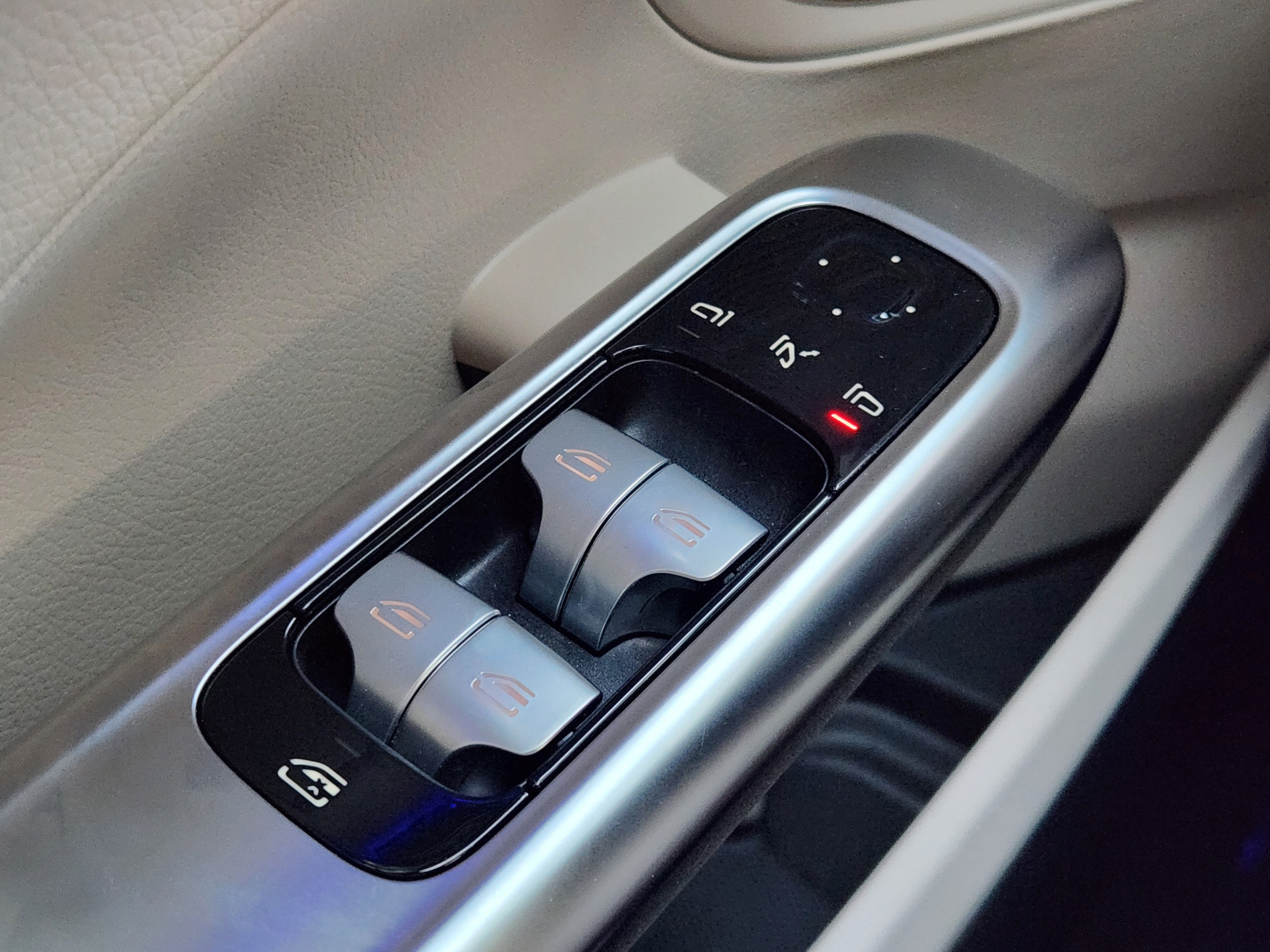 Used 2024 Mercedes-Benz C 300 4MATIC Sedan image 18