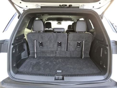 Used 2025 Buick Enclave Preferred FWD image 9