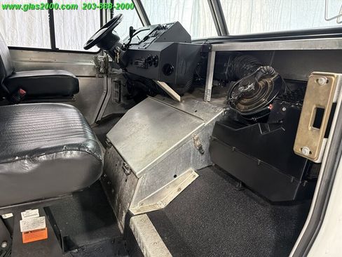 Used 2014 Ford E-350 and Econoline 350 Super Duty w/ A/C Prep Package RWD image 5
