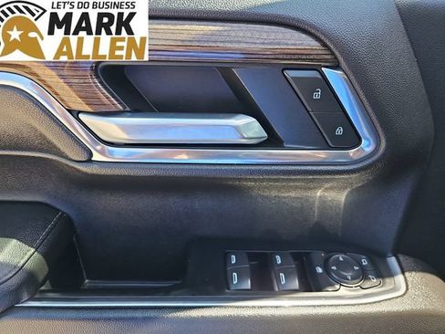 Used 2022 Chevrolet Silverado 1500 LT Trail Boss w/ Convenience Package II AWD/4WD image 23