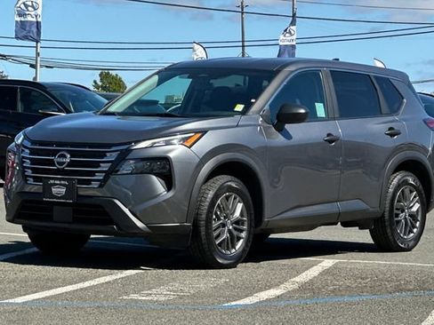 Used 2024 Nissan Rogue S FWD image 10