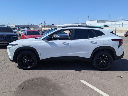 Used 2025 Chevrolet Trax ACTIV w/ Driver Confidence Package image 2