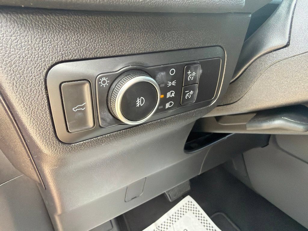 Used 2025 Ford Escape ST-Line Select AWD/4WD image 14