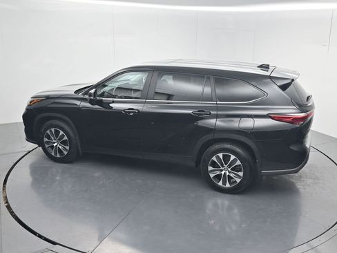Used 2023 Toyota Highlander XLE AWD/4WD image 50