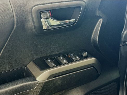 Certified 2023 Toyota Tacoma TRD Sport w/ Advanced Technology Package AWD/4WD image 11