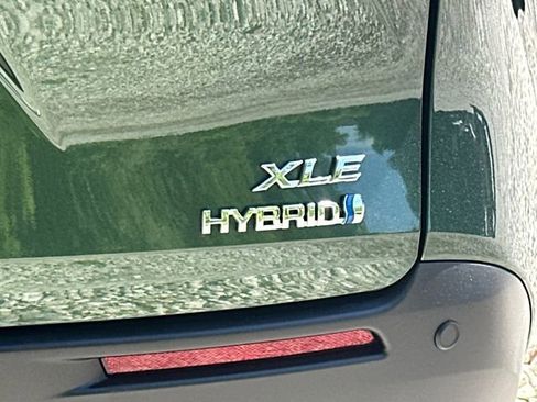 Used 2023 Toyota Sienna XLE w/ XLE Plus Package AWD/4WD image 13