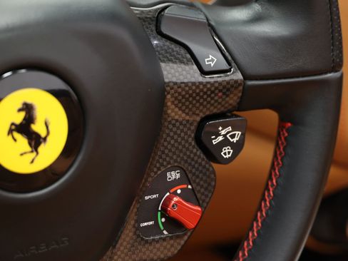 Used 2015 Ferrari California T image 27