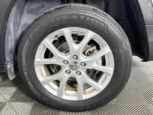 Used 2018 Jeep Cherokee Latitude FWD image 33