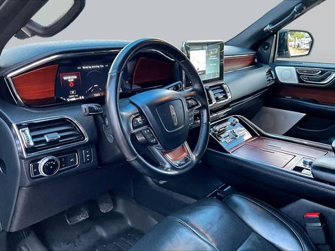 Used 2021 Lincoln Navigator Reserve w/ Luxury Package AWD/4WD image 18