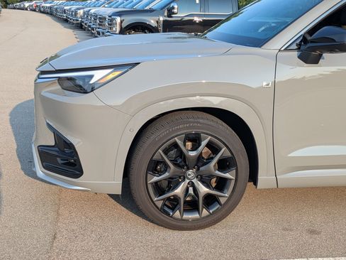 Used 2026 Lexus TX 500h AWD w/ Technology Package image 11