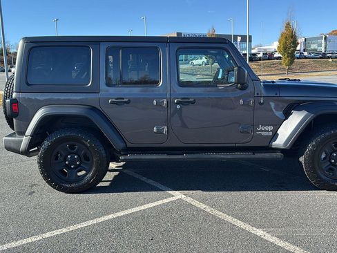 Used 2019 Jeep Wrangler Unlimited Sport image 4