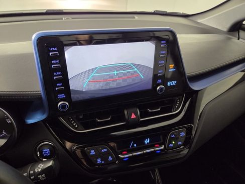 Used 2019 Toyota C-HR XLE image 18