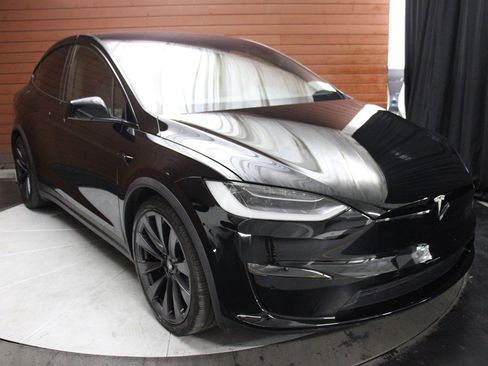 Used 2022 Tesla Model X image 30