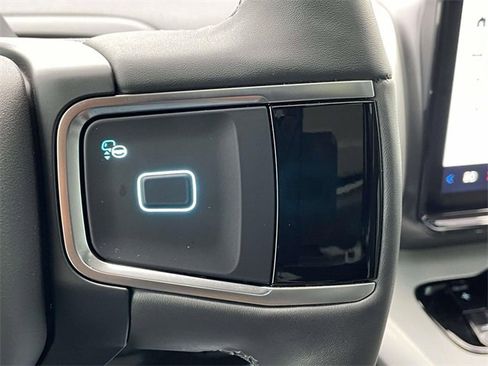 Used 2025 Ford Expedition Active image 29