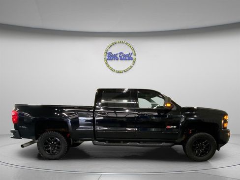Used 2016 Chevrolet Silverado 2500 LT w/ Midnight Edition image 7