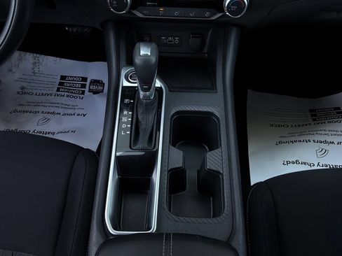 Used 2025 Nissan Sentra SV FWD image 14