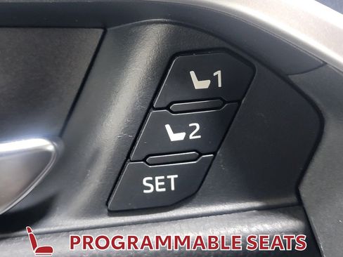 Certified 2020 Toyota RAV4 XLE Premium AWD/4WD image 29