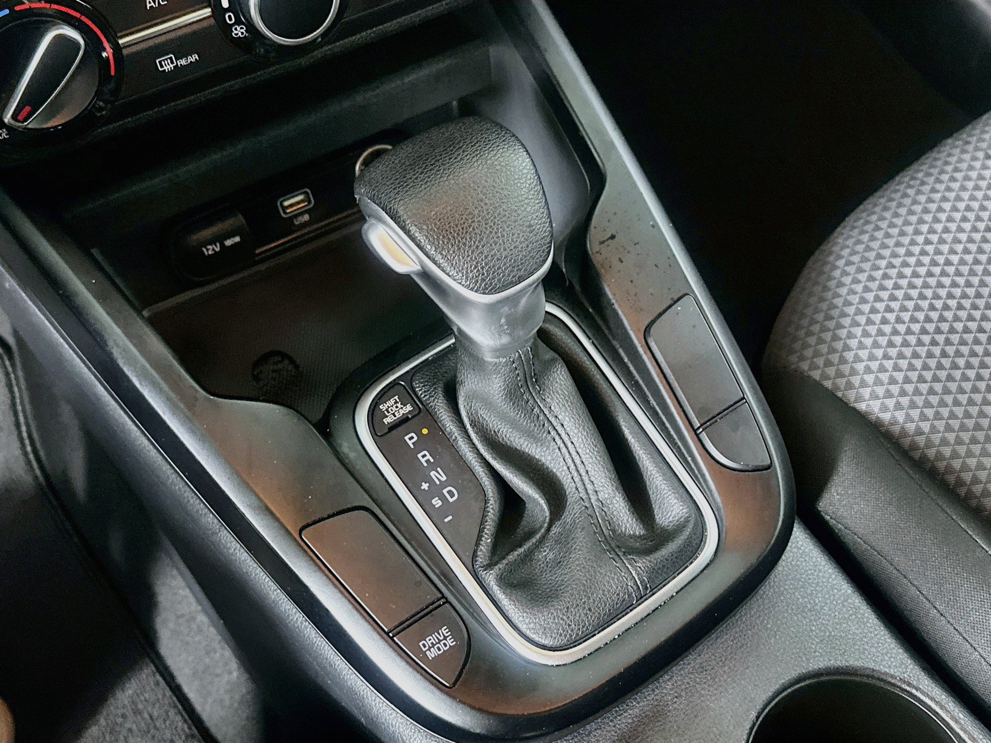 Used 2025 Kia Soul LX w/ LX Technology Package FWD image 24