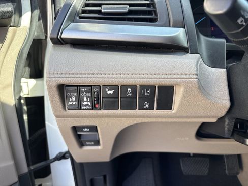 Used 2019 Honda Odyssey EX-L image 14